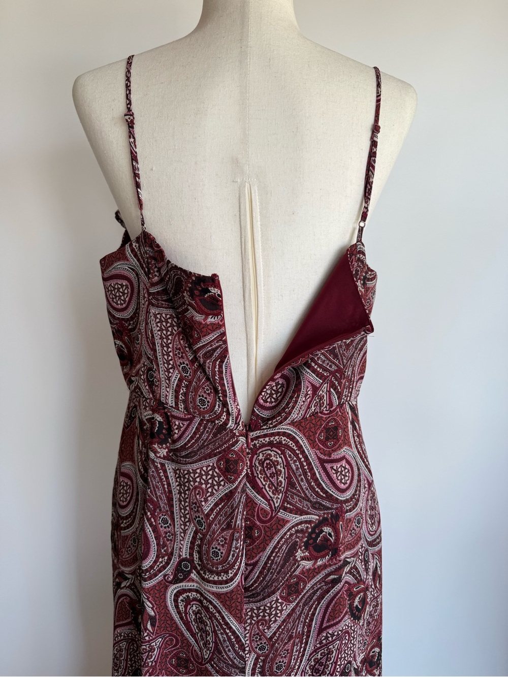 Express Paisley Ruffle Maxi Dress Red Ruffle V-Neck Spaghetti Strap Large - Picture 7 of 15
